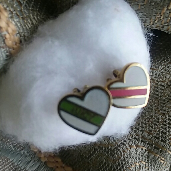 JUICY COUTURE HEART SHAPED MINI STUD EARRINGS - Picture 2 of 8